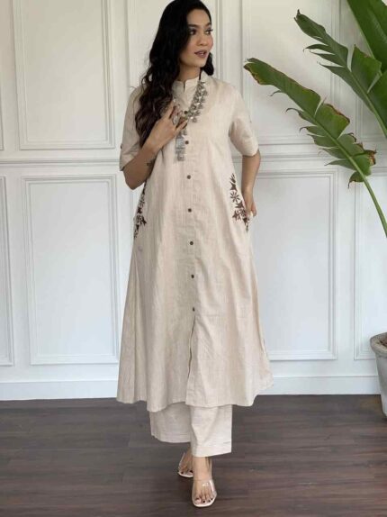 cotton salb aline kurta
set Length 46 Kurta
Fabric : cotton salb
Premium hand embroidery on both
side Pure  cotton salb handwoven kurta
work paired with plazo
Both side pockets in kurta